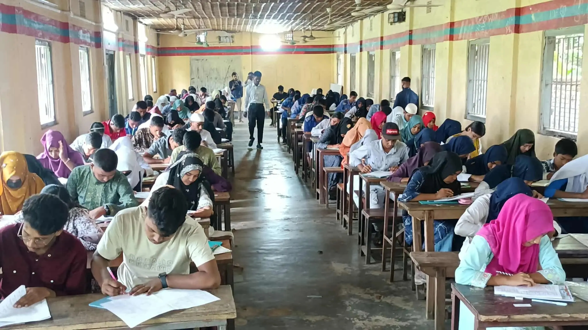 কাউনিয়ায় কিশোর কণ্ঠ ফাউন্ডেশনের উদ্যোগে মেধাবৃত্তি পরীক্ষা