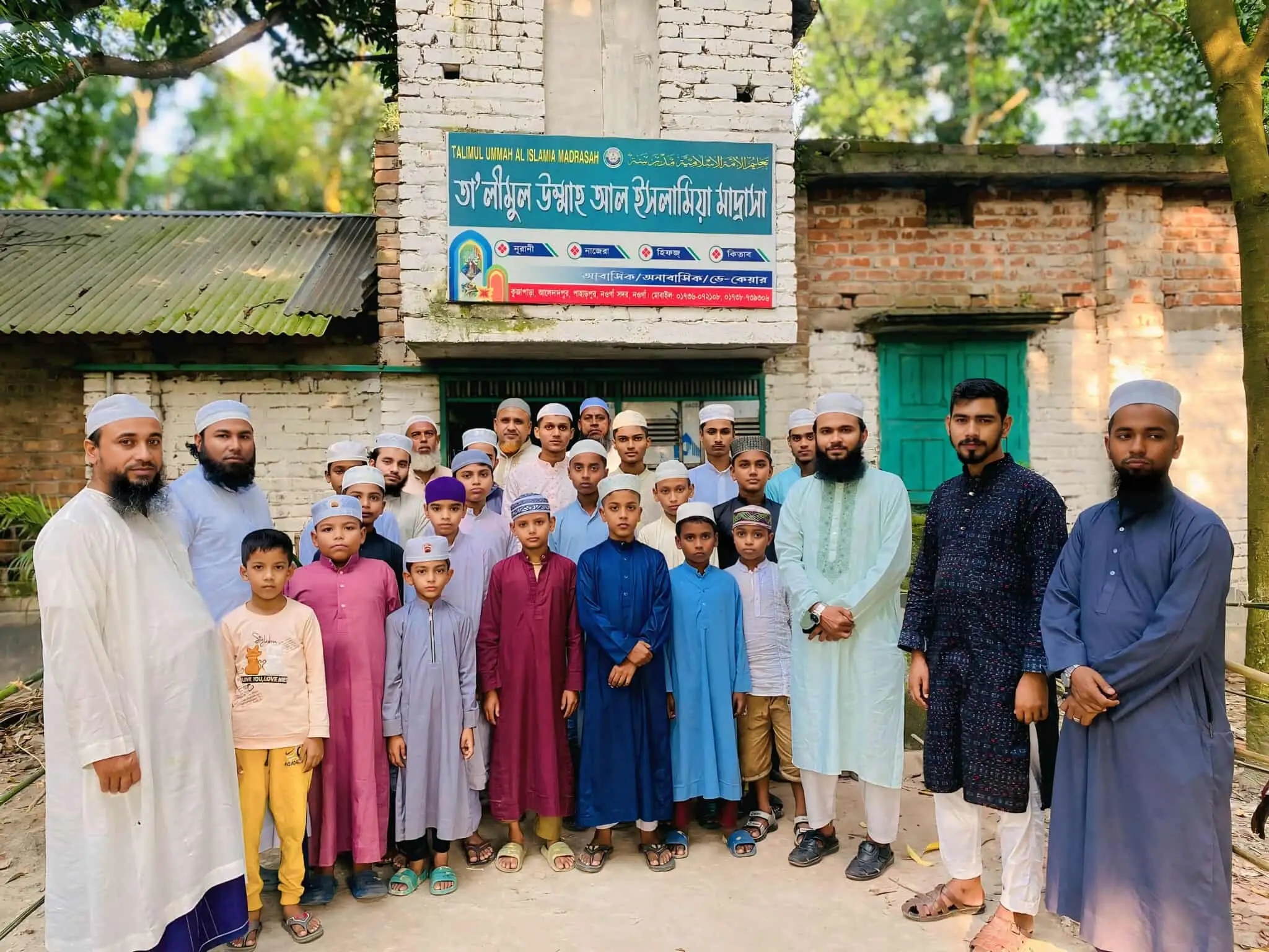 অসহায় শিশুদের মুখে হাসি ফুটিয়ে মানবতার দৃষ্টান্ত গড়লো স্বেচ্ছাসেবী সংগঠন রূপসী নওগাঁ