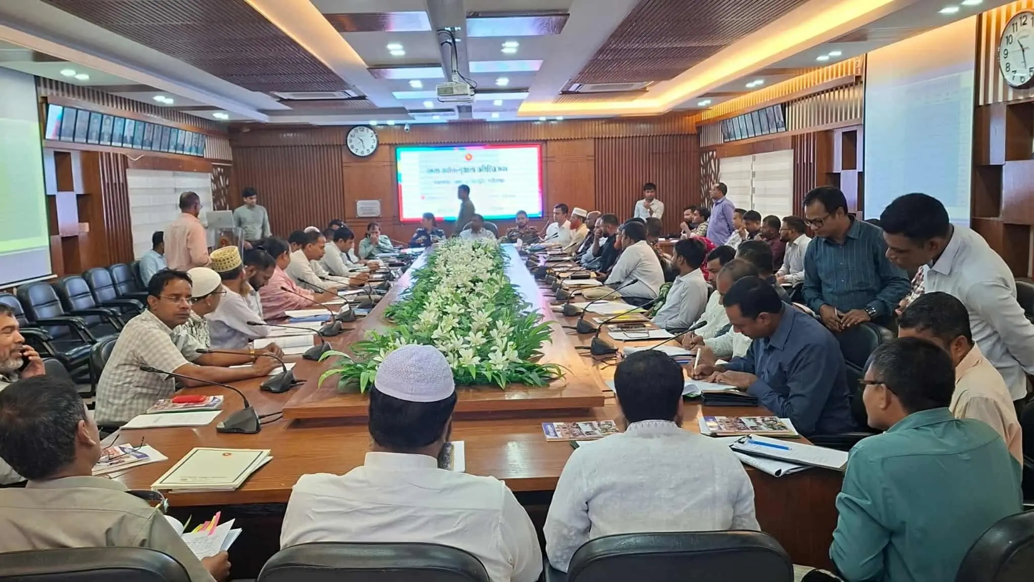 গাইবান্ধা জেলা প্রশাসক কার্যালয়ে আইন শৃঙ্খলা কমিটির সভা অনুষ্ঠিত
