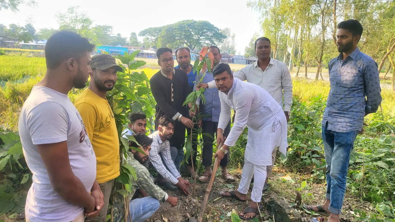 বগুড়া নন্দীগ্রামে তারেক রহমানের ৬১ তম জন্মদিন উপলক্ষে বগুড়া জেলা স্বেচ্ছাসেবক দল দিনভর মানবিক কাজের উদ্দোগ নিয়েছেন