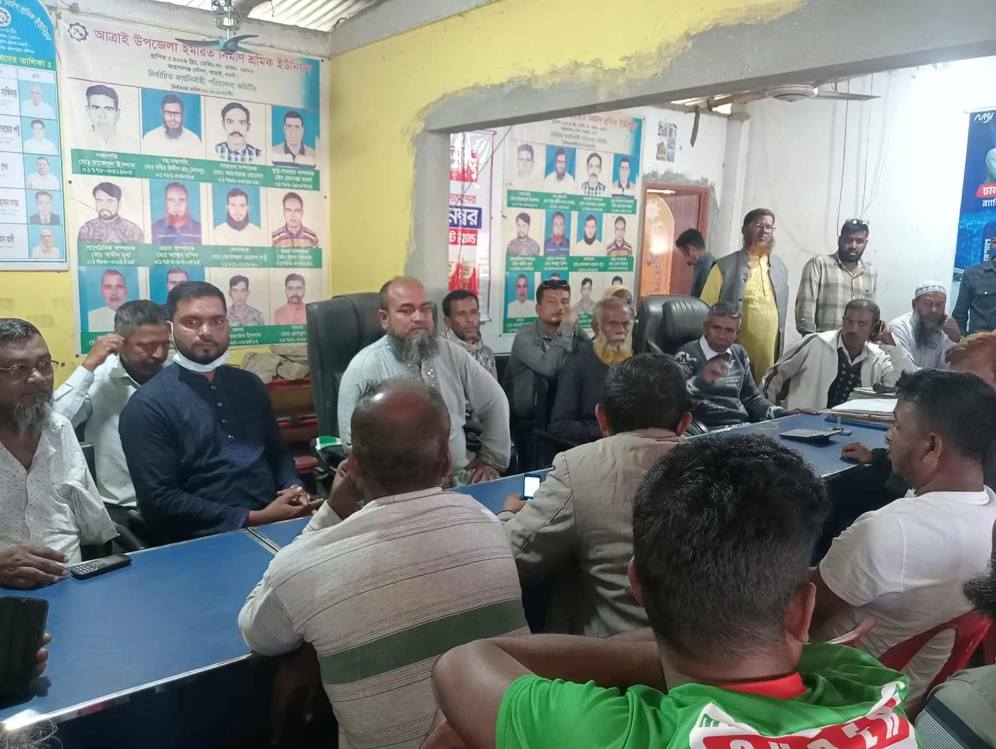 আত্রাইয়ে ইমারত নির্মাণ শ্রমিক ট্রেড ইউনিয়নের বিশেষ সাধারণ সভা অনুষ্ঠিত