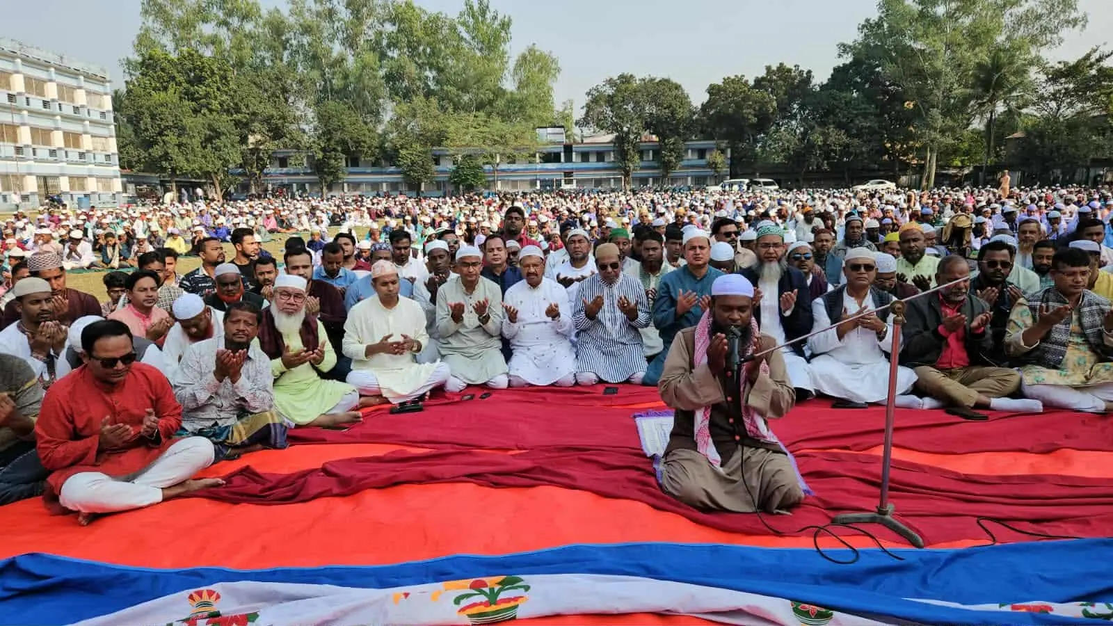 নন্দীগ্রামে বিএনপির চেয়ারপার্সন বেগম খালেদা জিয়ার রোগমুক্তি কামনায় দোয়া মাহফিল