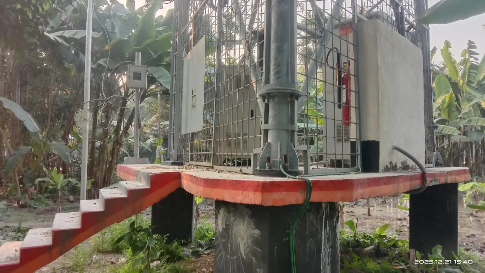 পীরগাছায় গ্রামীণফোন টাওয়ারের বিকট শব্দে নির্ঘুম রাত, ভোগান্তিতে কয়েকটি পরিবার!