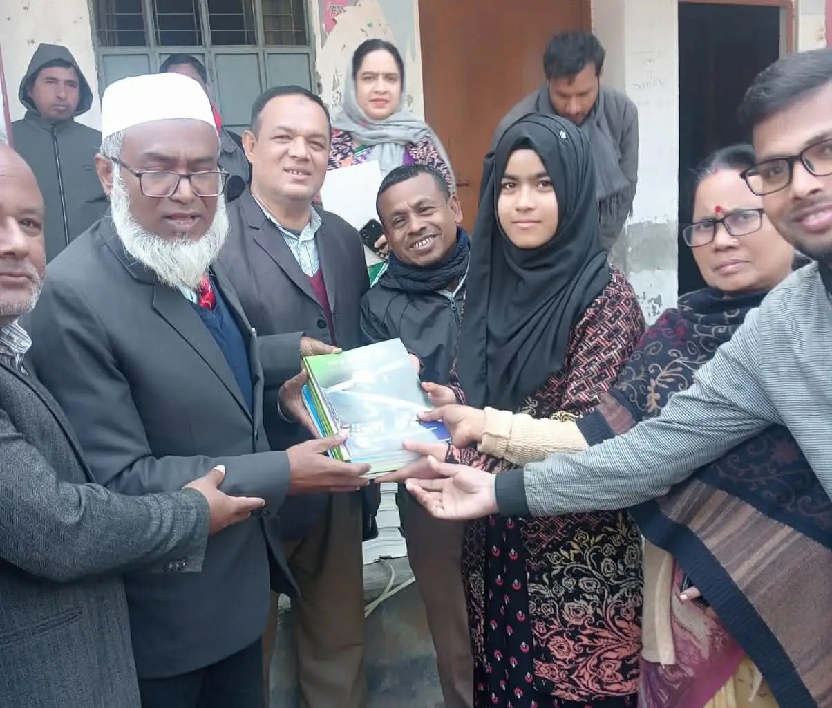 কাউনিয়ায় বই উৎসবে নতুন বই বিতরণ 