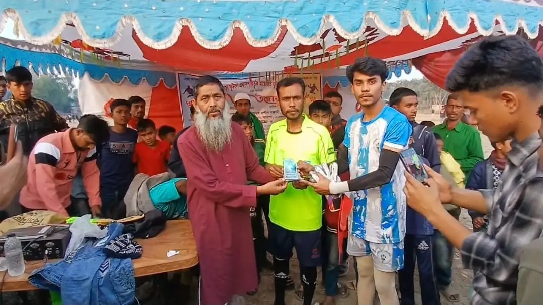 কিশামত মালিবাড়ী সরকারপাড়া ফুটসাল ফুটবল টুর্নামেন্টের জমজমাট সেমিফাইনাল অনুষ্ঠিত