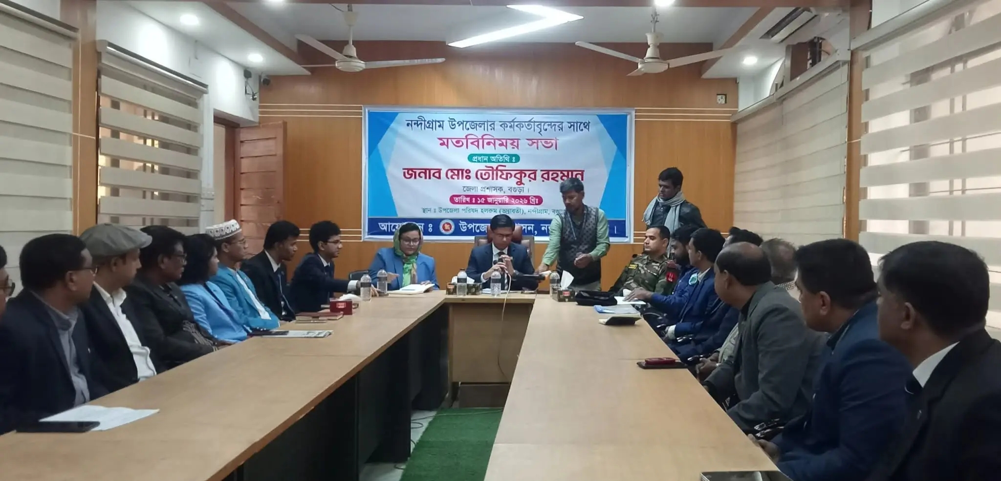 নন্দীগ্রামে জেলা প্রশাসক তৌফিকুর রহমানের মতবিনিময় ও উপকরণ প্রদান