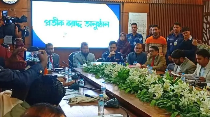 গাইবান্ধা-৫ আসনে ৪০ প্রার্থীর প্রতীক বরাদ্দ, আচরণবিধি মানতে কঠোর নির্দেশনা