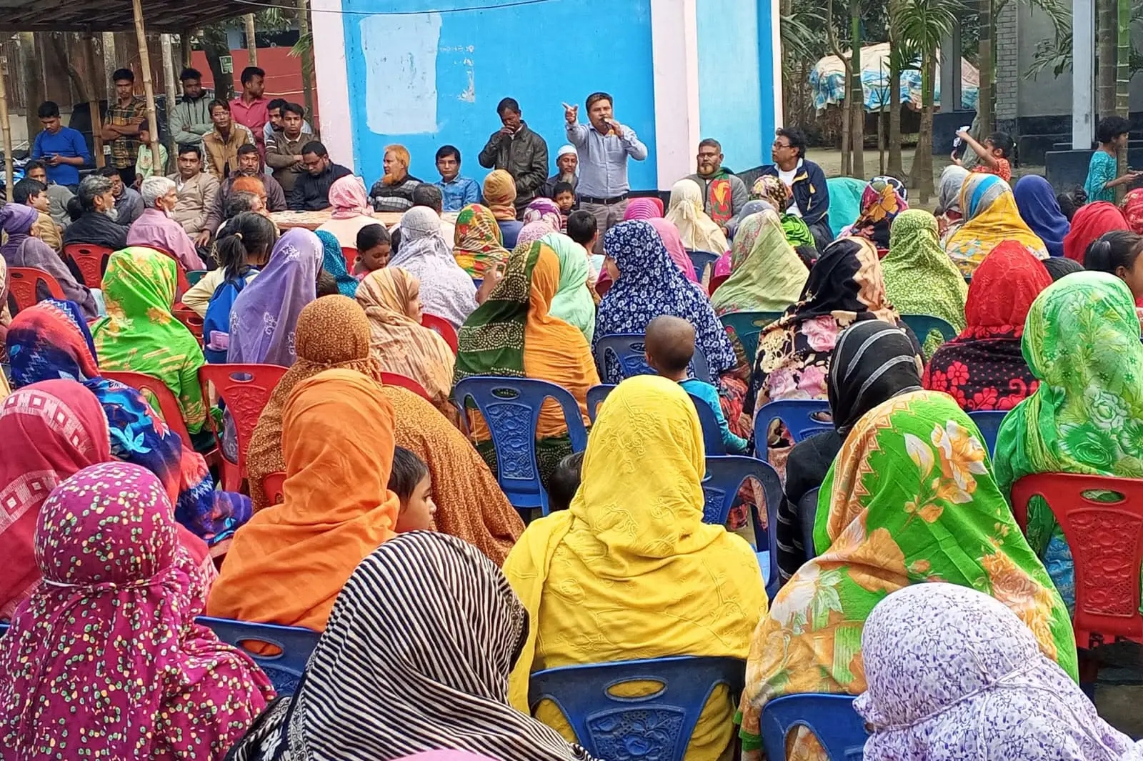 কাউনিয়া কুর্শা ইউনিয়নে নির্বাচনী ধানের শীষের উঠান বৈঠক
