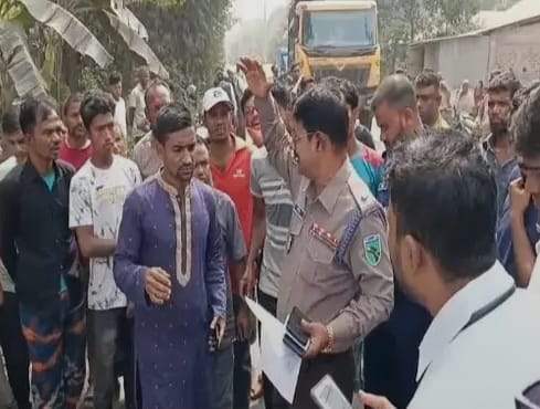 পাটগ্রামে সড়ক দুর্ঘটনায় প্রাণ গেল ওয়ালটন ম্যানেজারের