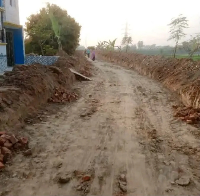 আত্রাই নদীর দক্ষিণ পাড়ের সড়কের সংস্কার কাজ শুরু, স্বস্তি ফিরছে এলাকাবাসীর
