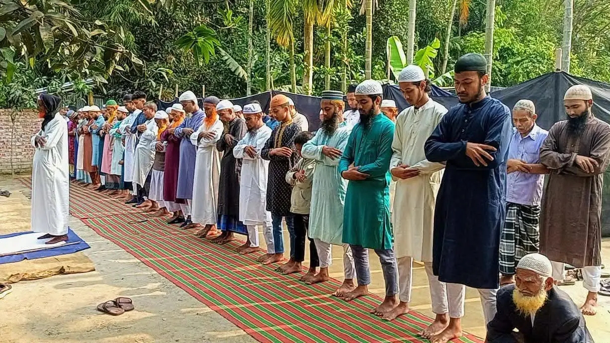 গাইবান্ধায় আগাম ঈদ উৎসব,সৌদির সাথে মিল রেখে আনন্দ উদযাপন
