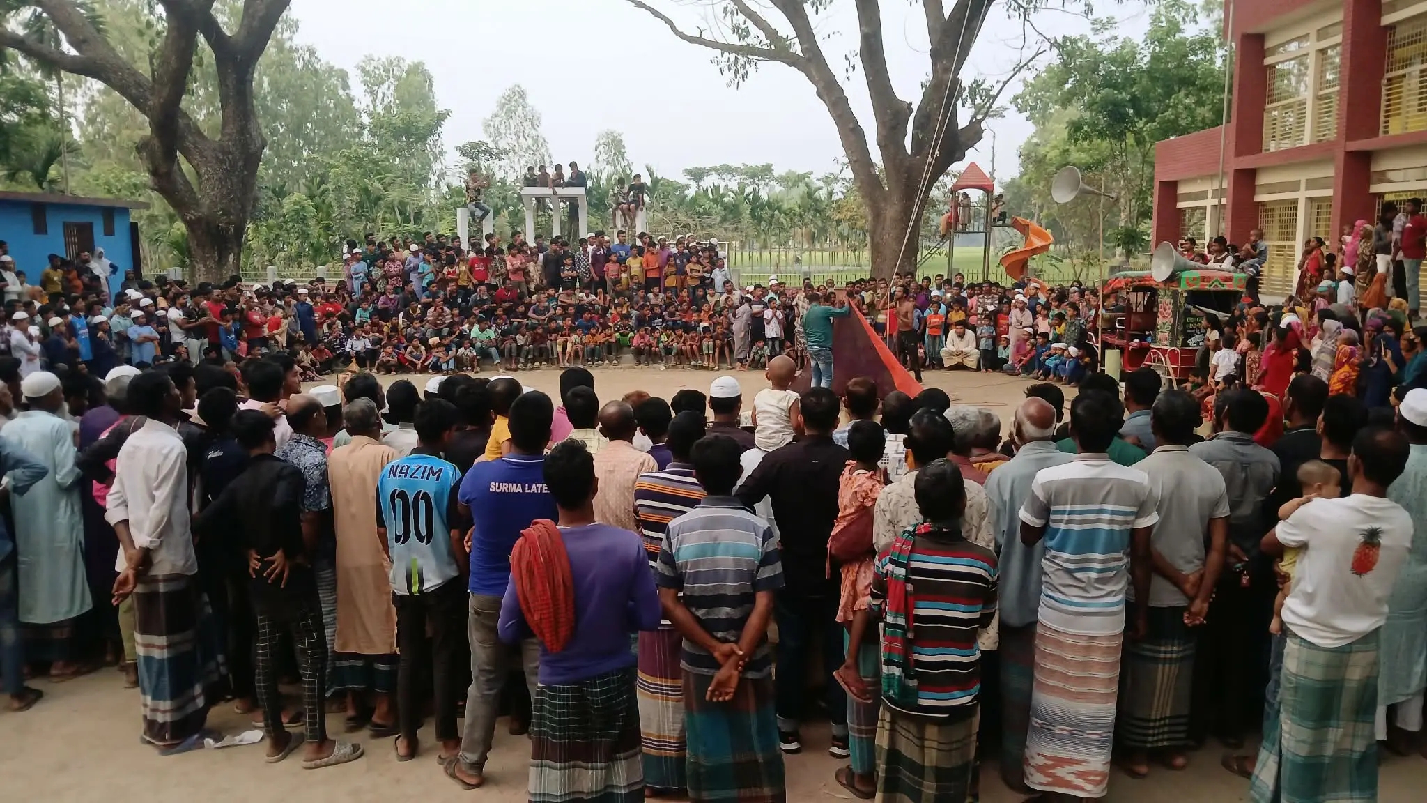 গাইবান্ধার মালিবাড়ীতে ঐতিহ্যবাহী সার্কাস খেলা অনুষ্ঠিত