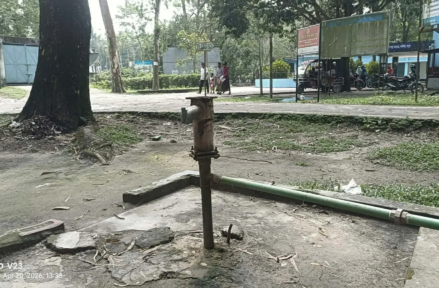 কাউনিয়া হাসপাতালে টিউবওয়েল অকেজো  পানির তীব্র সংকট: চরম ভোগান্তিতে রোগী-স্বজনরা