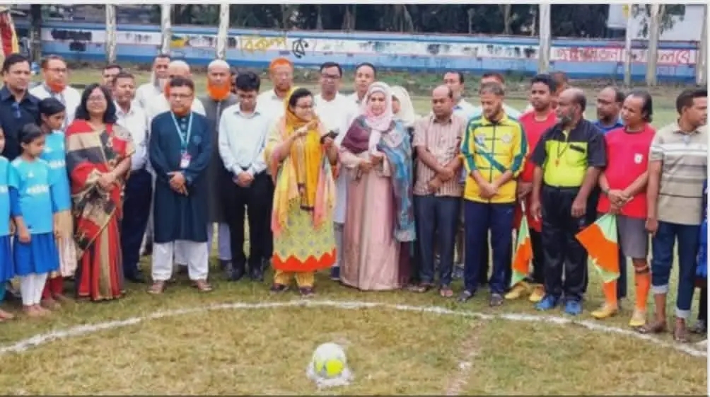 নন্দীগ্রামে প্রাথমিক বিদ্যালয় গোল্ডকাপ ফুটবল টুর্নামেন্টে’র ফাইনাল অনুষ্ঠিত