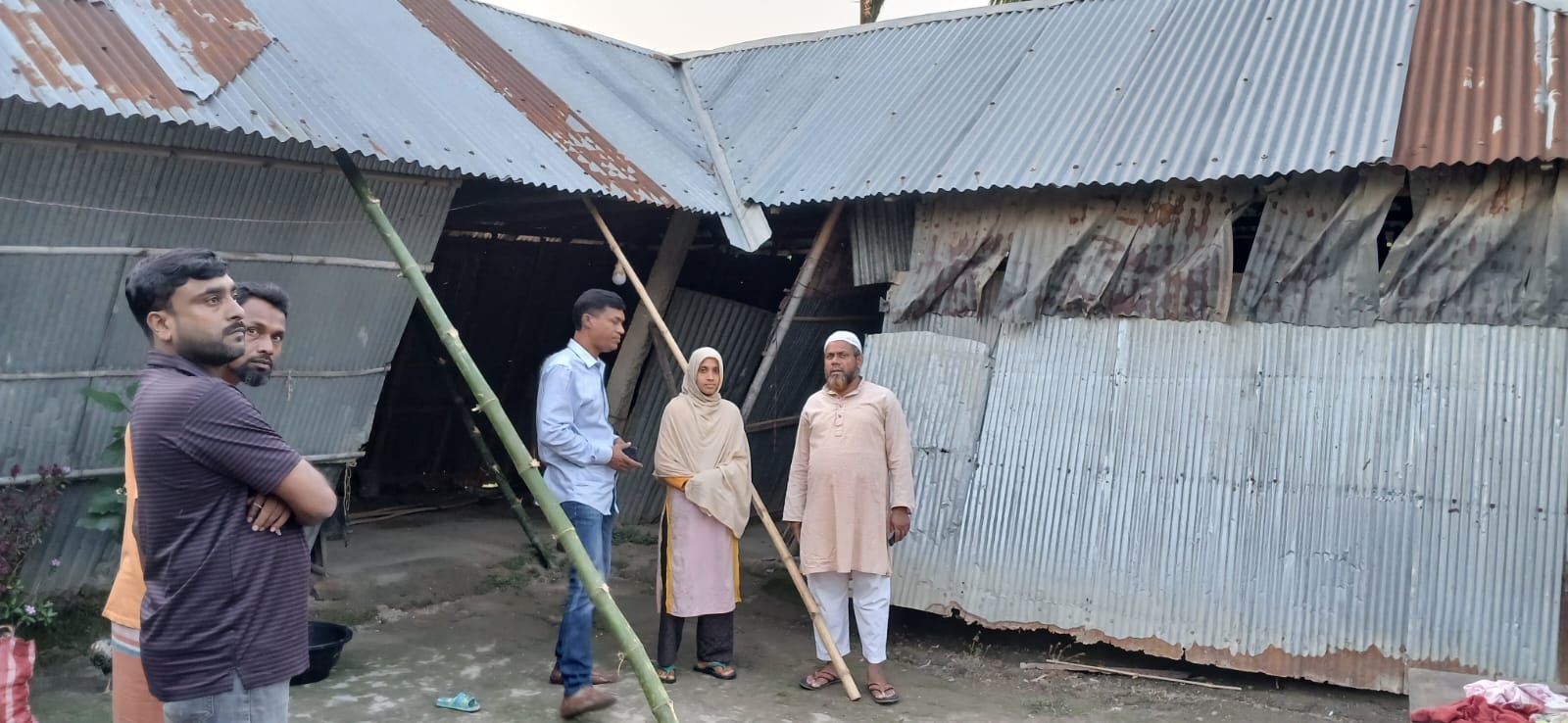 নববর্ষে ঝড়–শিলাবৃষ্টিতে ক্ষতিগ্রস্ত পরিবারকে সহায়তা