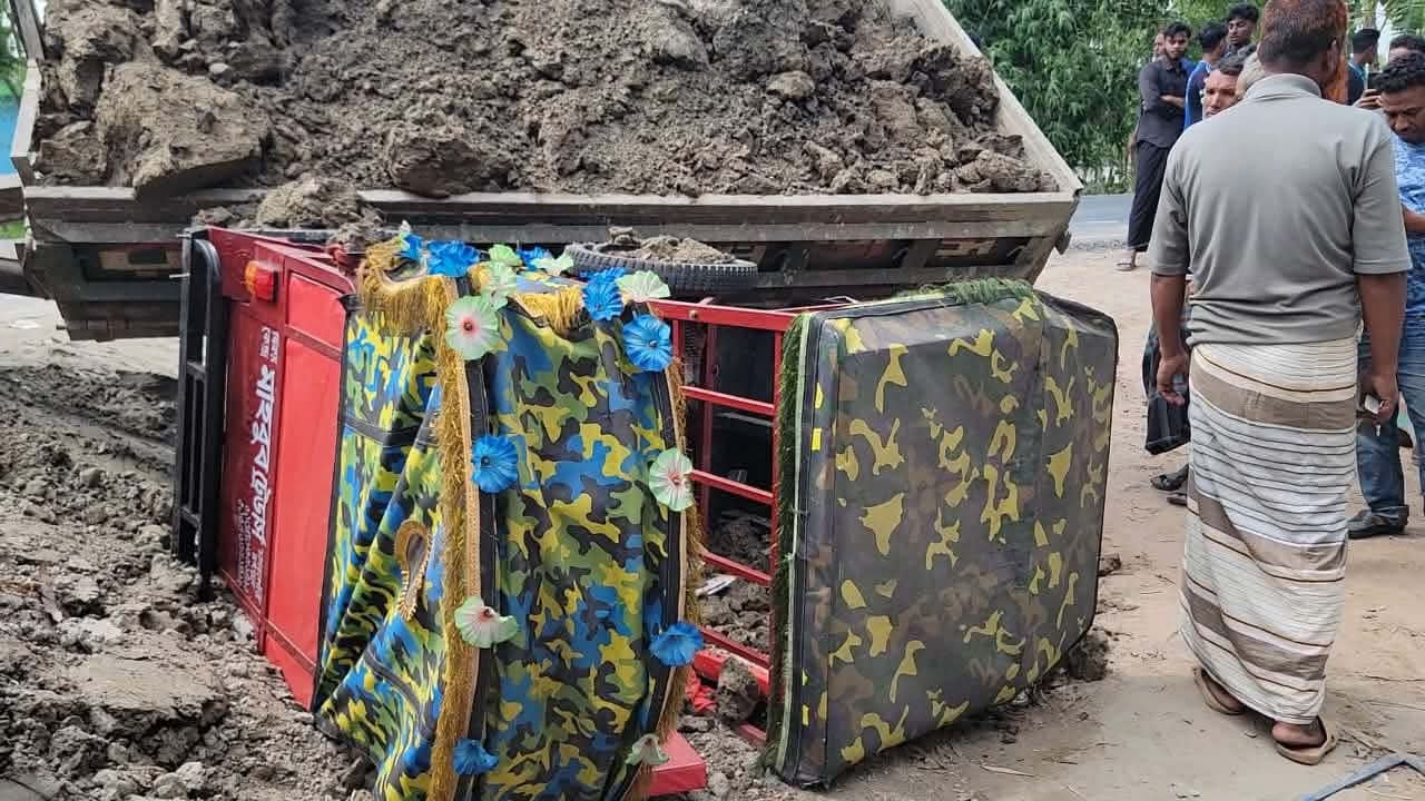 কাউনিয়ার ইউপি সদস্য ও মহিলা সহ সড়ক দুর্ঘটনায় ২ জনের মৃত্যু : আহত ৪
