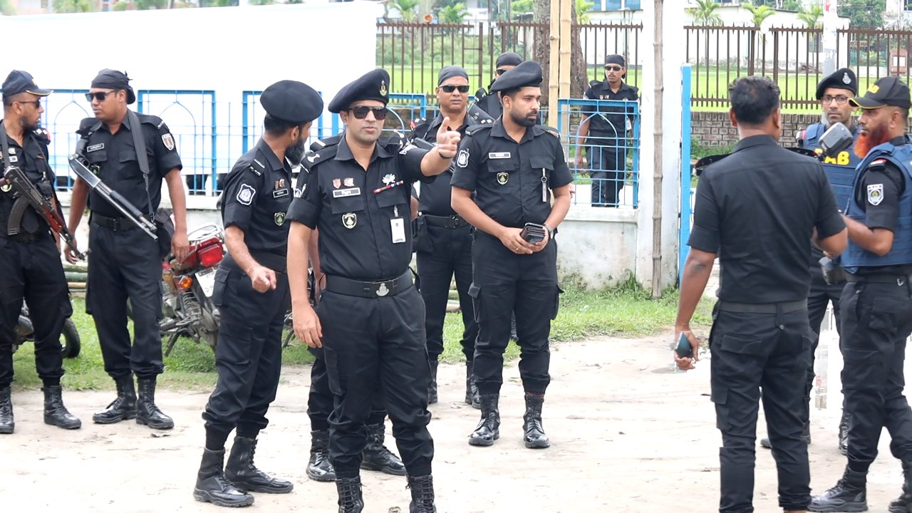 আসন্ন পবিত্র ঈদ-উল আযহা উপলক্ষ্যে রংপুরে র‍্যাব-১৩ এর নিরাপত্তা ব্যবস্থা জোরদার