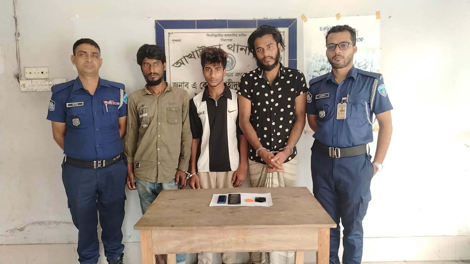 আখাউড়া থানা পুলিশের অভিযানে ৬৭ পিস ইয়াবা ট্যাবলেট সহ পারভেজ, রাসেল, মেহেদী গ্রেফতার!