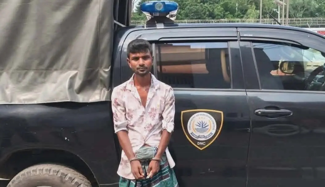 বগুড়া মহানগরে মাদকবিরোধী অভিযানে ১০ পিস ট্যাপেন্টাডলসহ একজন গ্রেফতার করে ভ্রাম্যমাণ আদালতে সাজা প্রদান