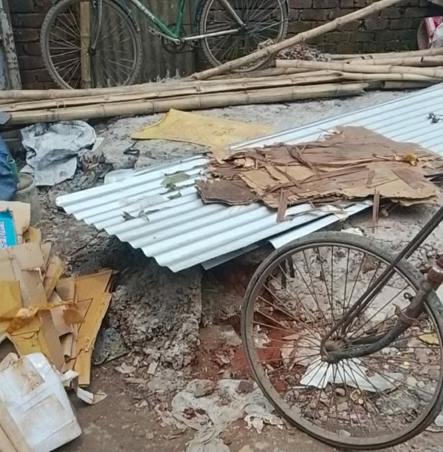 উত্তরার বিডিআর মার্কেটের পার্কিং স্থান নিয়ে বিরোধ: পুরো মার্কেটকে ঘিরে আদালতে তিন মামলা, উত্তেজনা বৃদ্ধি