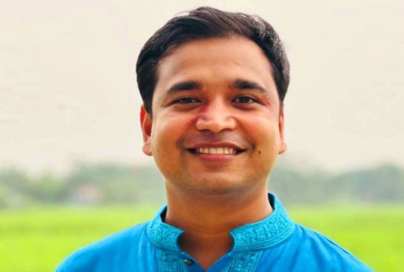 খাল খননের উদ্বৃত্ত ৭ লক্ষ টাকা সরকারি কোষাগারে ফেরত দিয়ে প্রশংসায় ভাসছেন মনিরামপুরের ইউএনও সম্রাট হোসেন