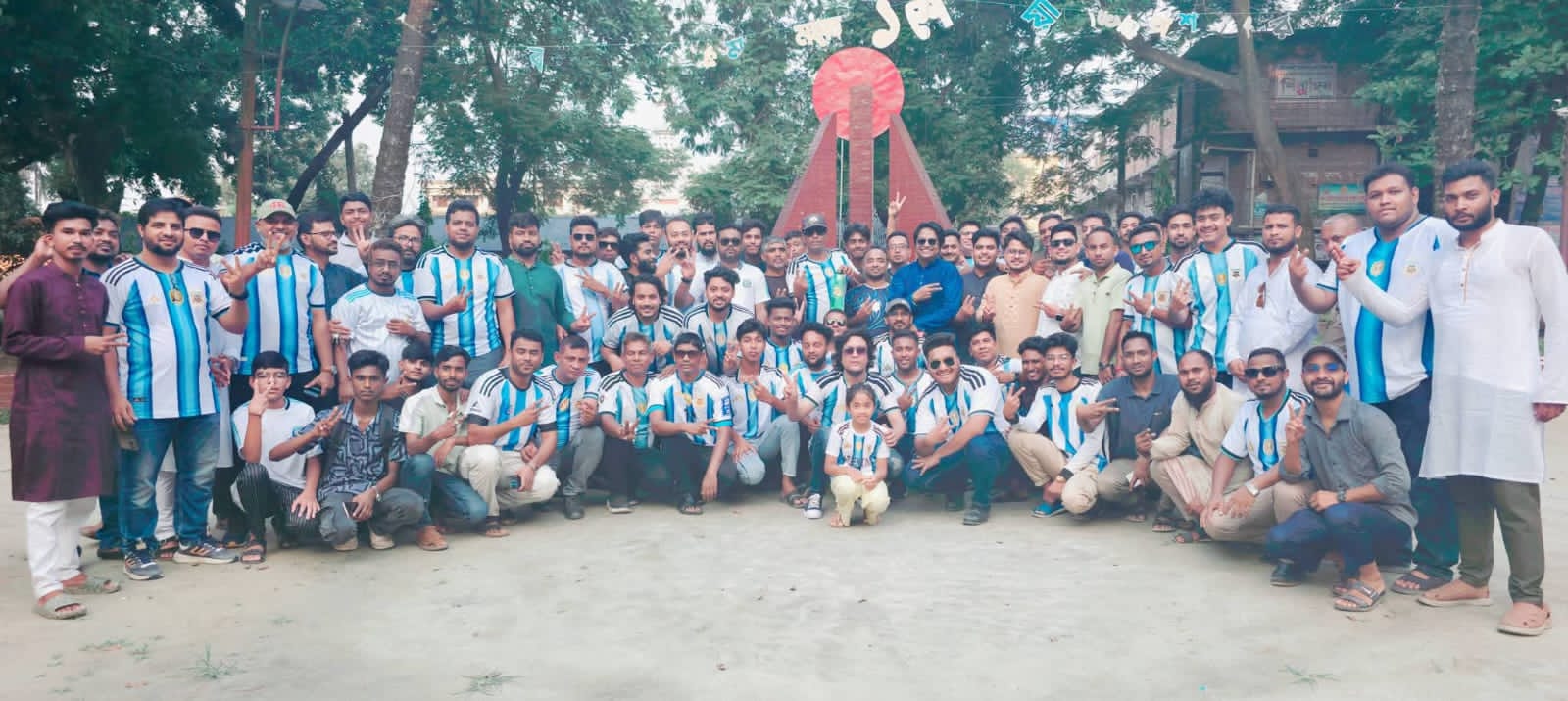 রংপুরে আর্জেন্টিনা ফ্যানস ক্লাবের সভাপতি নয়ন, সস্পাদক প্রিন্স