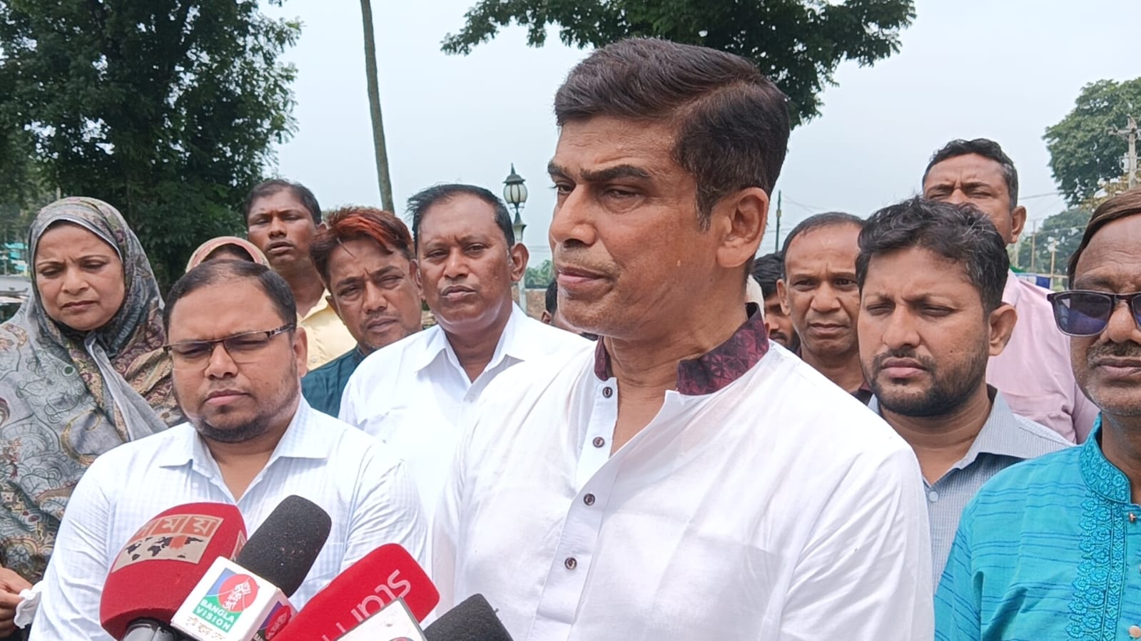 বাজেট ঘোষণার পরও বাড়েনি নিত্যপ্রয়োজনীয় পণ্যের দামঃ প্রতিমন্ত্রী আজাদ