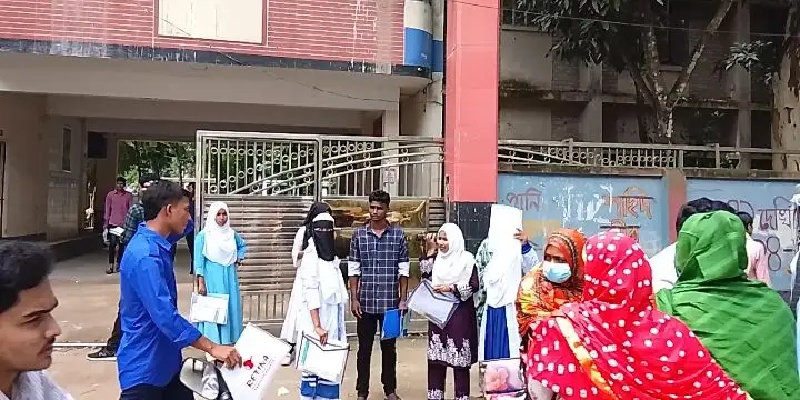 কঠোর নজরদারিতে পীরগাছায় শান্তিপূর্ণ পরিবেশে শুরু হলো এইচএসসি পরীক্ষা