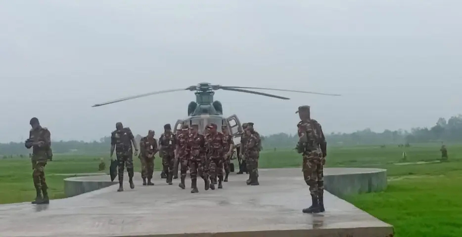 বগুড়ার শিবগঞ্জে সংস্কারকৃত হেলিপ্যাডে প্রথম অবতরণ সেনাপ্রধানের