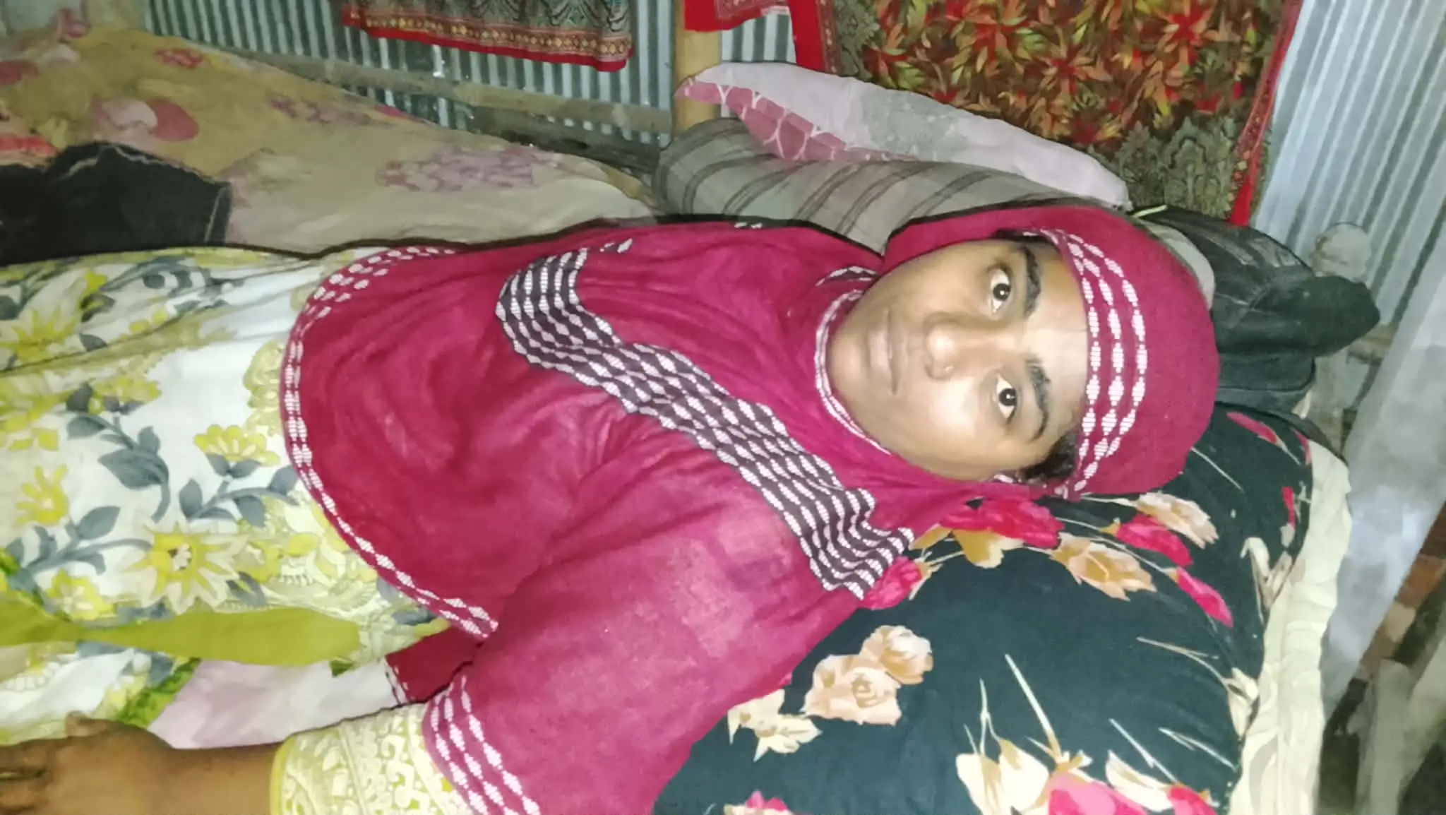 চিকিৎসার অভাবে মানবেতর জীবন, দুই সন্তান নিয়ে দিশেহারা পরিবার
