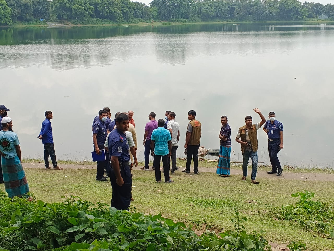 পঞ্চগড়ে মহারাজার দিঘি থেকে অজ্ঞাত ব্যক্তির মরদেহ উদ্ধার, হাতে মিলল চিরকুট
