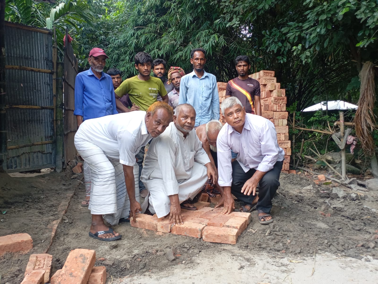 হরকলি মাঝাপাড়া গ্রামের রাস্তার সলিং কাজ শুভ উদ্বোধন