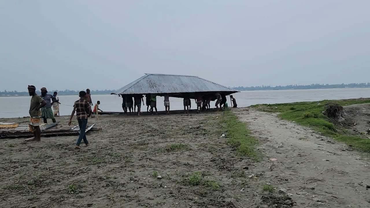 কাউনিয়ায় তিস্তা নদীর ভাঙ্গন বৃদ্ধি : ভিটেমাটি হারিয়ে মানবেতর জীবনযাপন 
