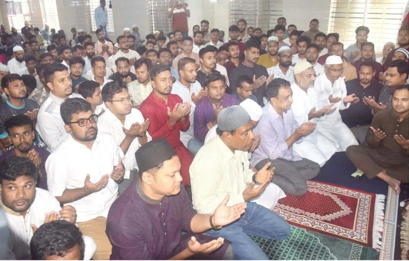সাবেক প্রধানমন্ত্রী বেগম খালেদা জিয়ার জন্মবার্ষিকীতে বগুড়ায় ছাত্রদলের দোয়া মাহফিল
