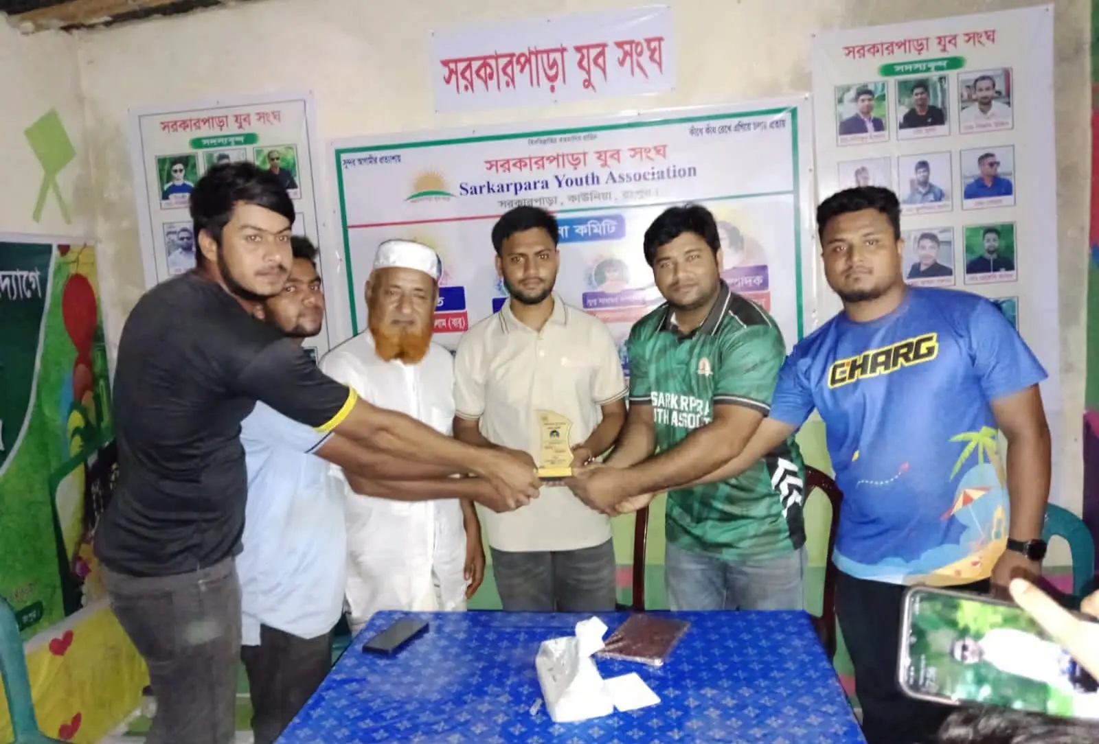 কাউনিয়ায় সরকার পাড়া যুব সংঘের উদ্যোগে ডুয়েটে চান্স পাওয়া শিক্ষার্থী লিমনকে সংবর্ধনা