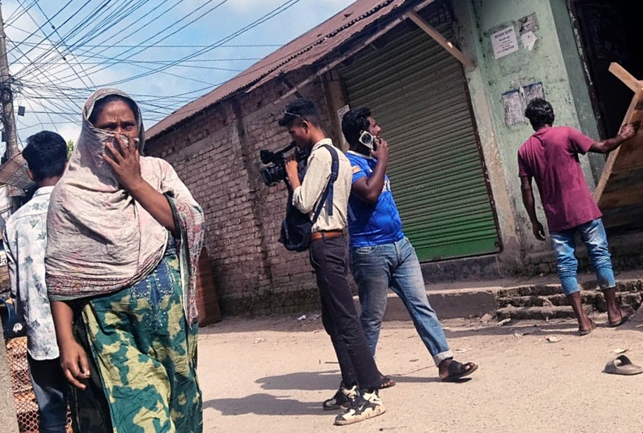 রংপুর সর্দার পাড়ায় ভূমিদস্যু ইব্রাহীম খলিল কর্তৃক অবৈধভাবে বাড়ি দখল