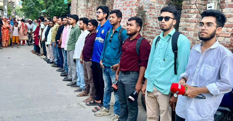 রংপুরে সাংবাদিক হেনস্তা, সিদ্ধার্থের ভাইয়ের বিরুদ্ধে ‘মব’ তৈরির অভিযোগ