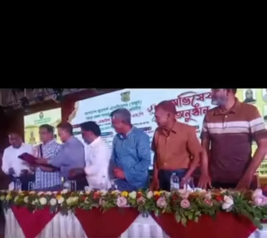বগুড়ায় বাজুস জেলা শাখার নব-নির্বাচিত কমিটির অভিষেক ও শপথ অনুষ্ঠিত