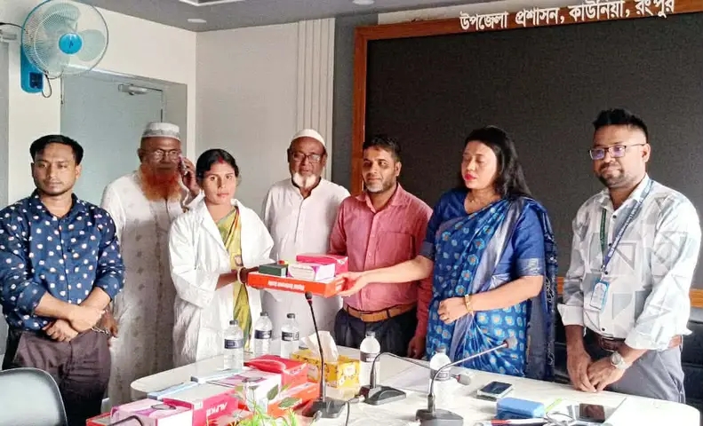 কাউনিয়ায় KICHIP প্রকল্পের কমিউনিটি ফ্যাসিলিটেটরদের মাঝে স্বাস্থ্য উপকরণ বিতরণ