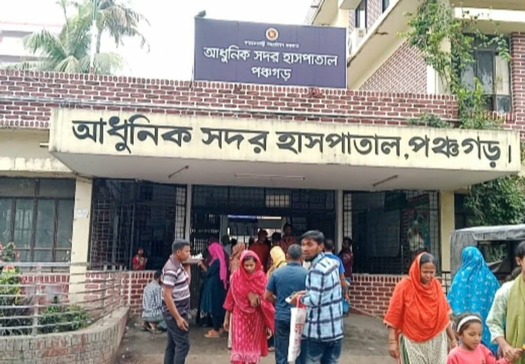 পঞ্চগড়ে দাদুর অটোভ্যানের চাকায় পিষ্ট হয়ে ২ বছরের শিশুর মৃত্যু