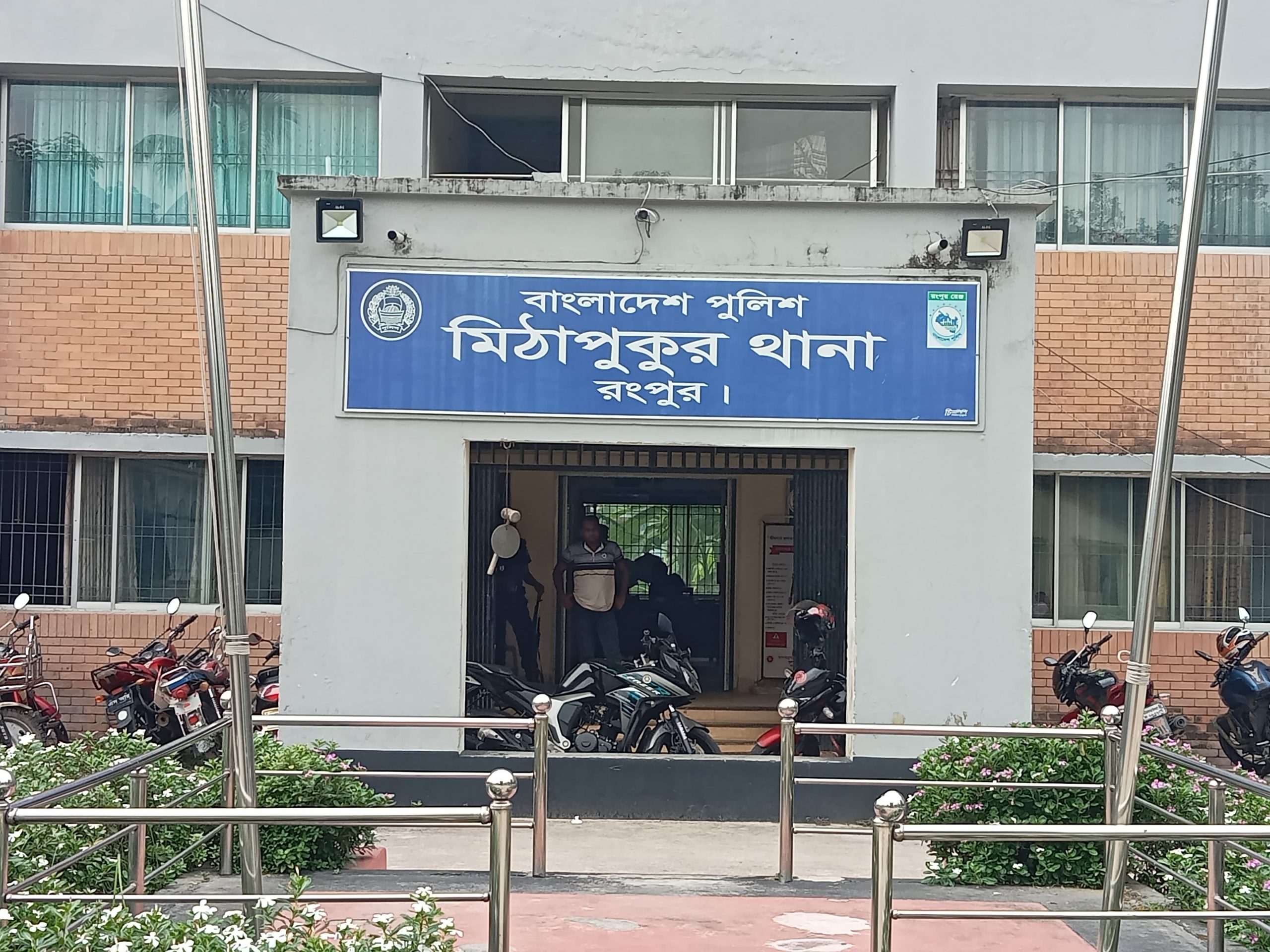 মিঠাপুকুরে নারীকে দলবদ্ধ ধর্ষণ, ৬-৭ জন জড়িত থাকলেও মামলায় আসামি মাত্র দু’জন!