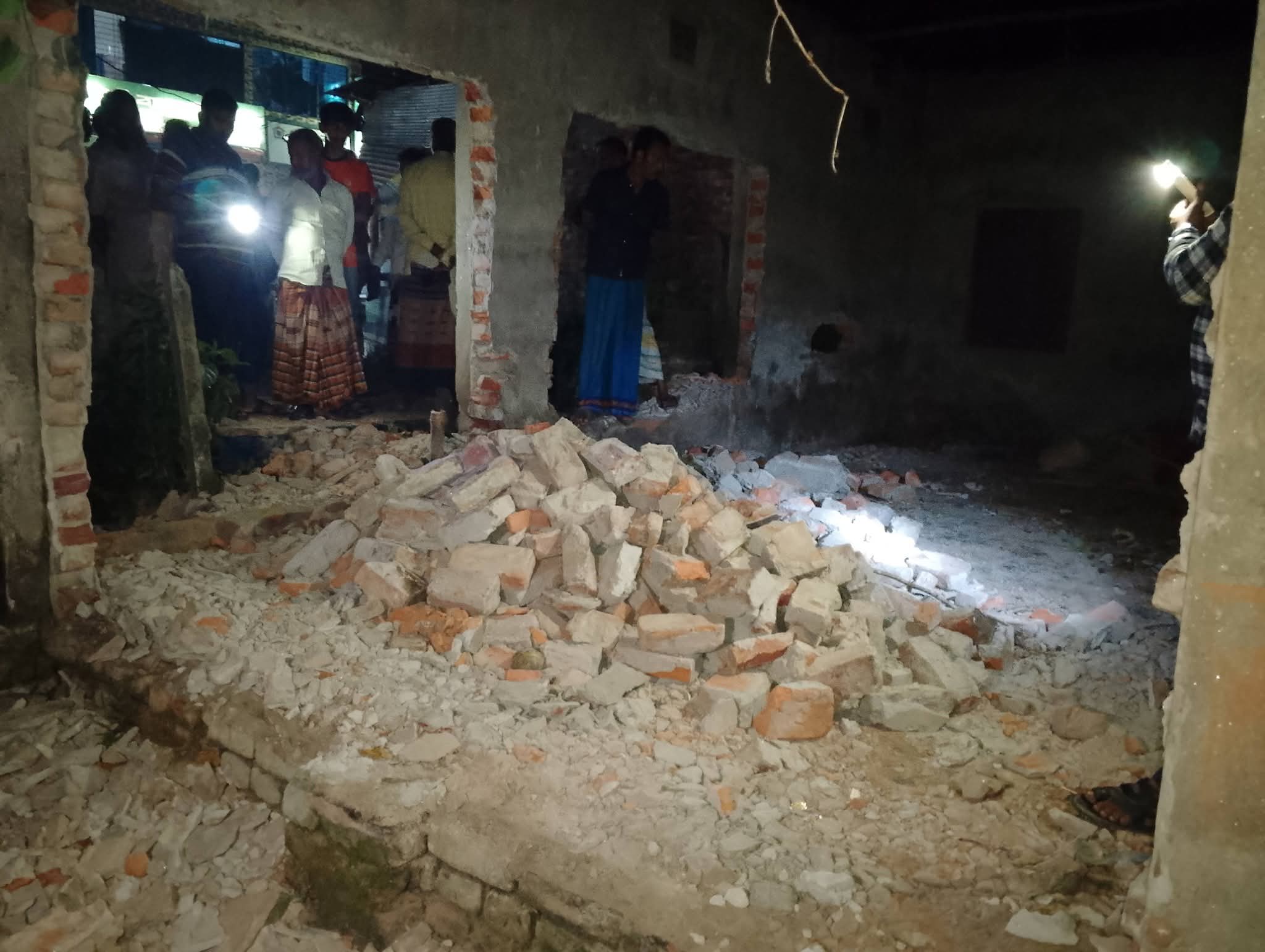 পীরগাছায় পাঠাগার ও ক্লাবে ভাঙচুর-লুটপাটের অভিযোগ, ক্ষতি ২ লাখ টাকা